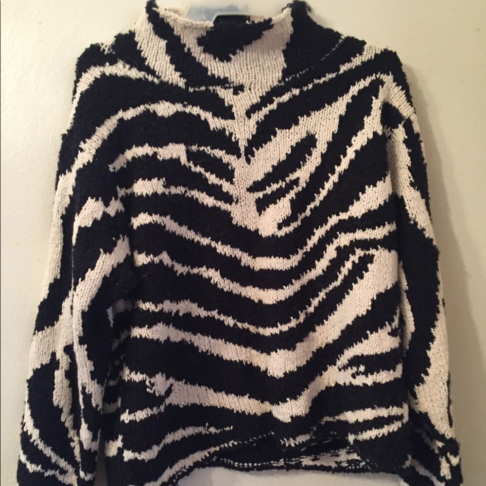 Casual Corner Zebra Stripe Sweater Sz M